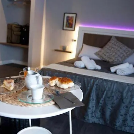 Petit Bed & Breakfast *